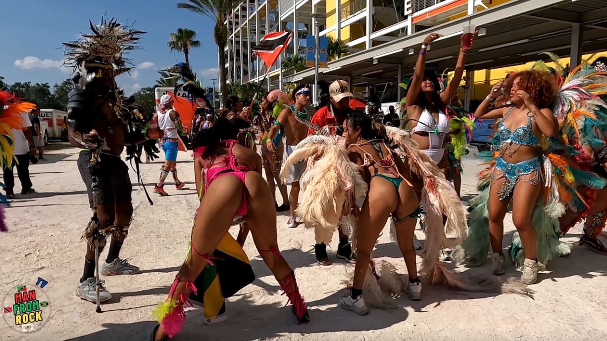 Dancers covered in paint and powder at J'ouvert morning
